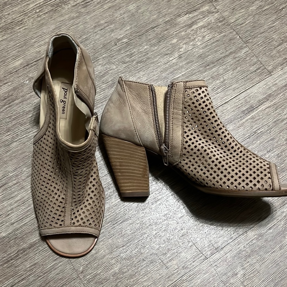 BNWOT Paul green Tiana Size 37